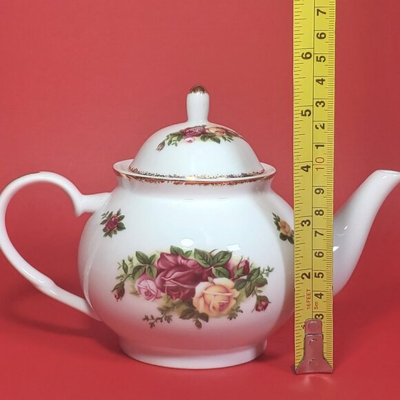 Royal Albert Small Teapot with 2 Cups & Saucers Gift Set – 2006 - Picture 10 of 15